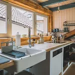 شقة Barttic